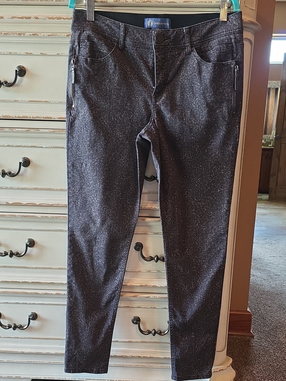 Democracy Black Leopard-Print Skinny Jeans - Size 10